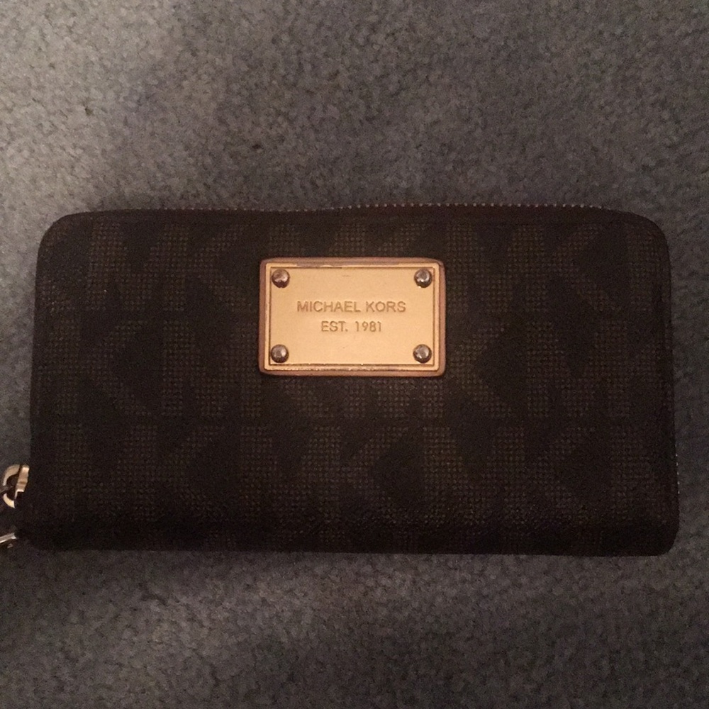 MICHAEL KORS WALLET ✨